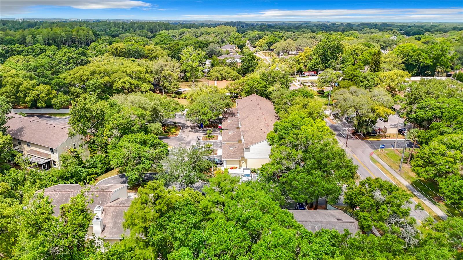 11237 CEDAR HOLLOW LN