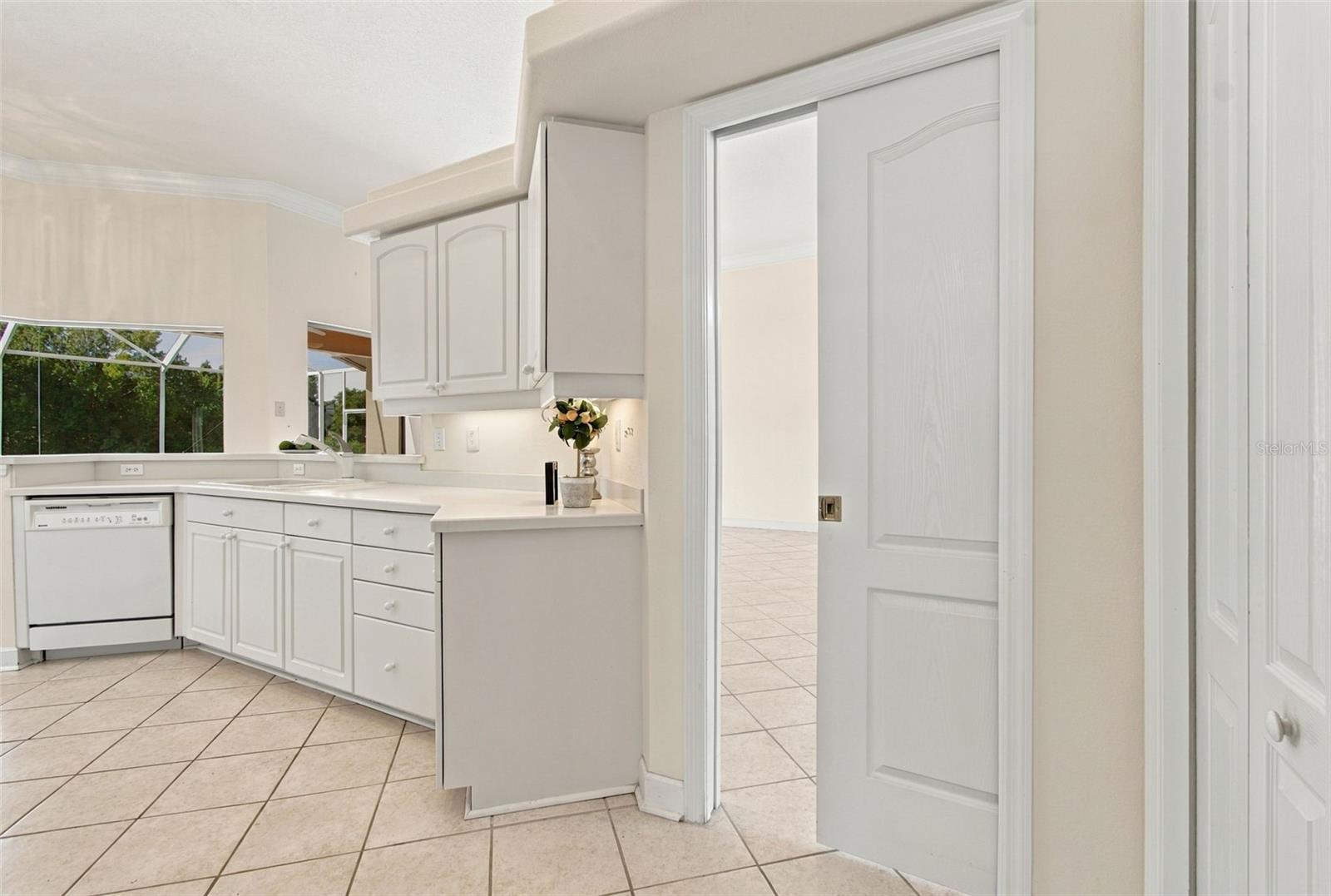 1301 FOX CHAPEL DR