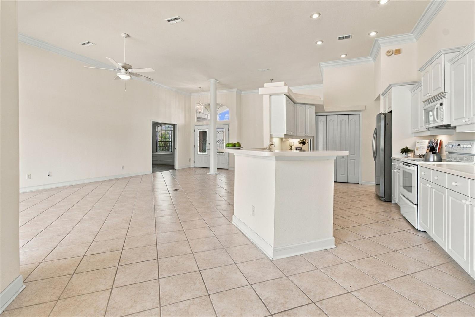 1301 FOX CHAPEL DR