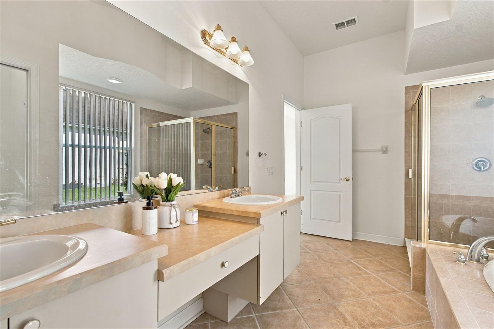 1301 FOX CHAPEL DR