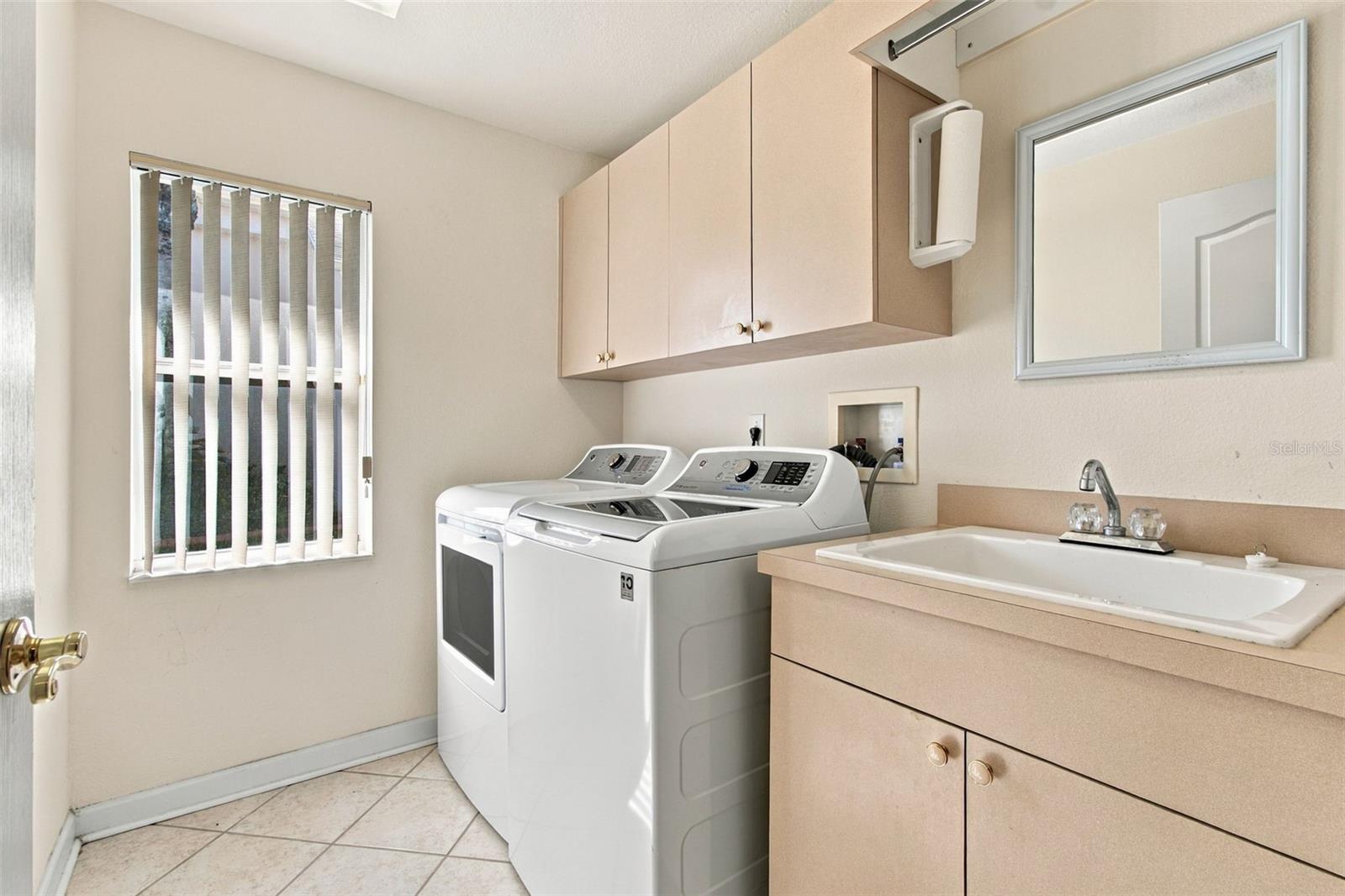1301 FOX CHAPEL DR
