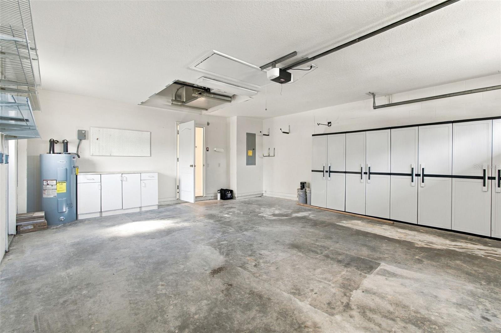 1301 FOX CHAPEL DR