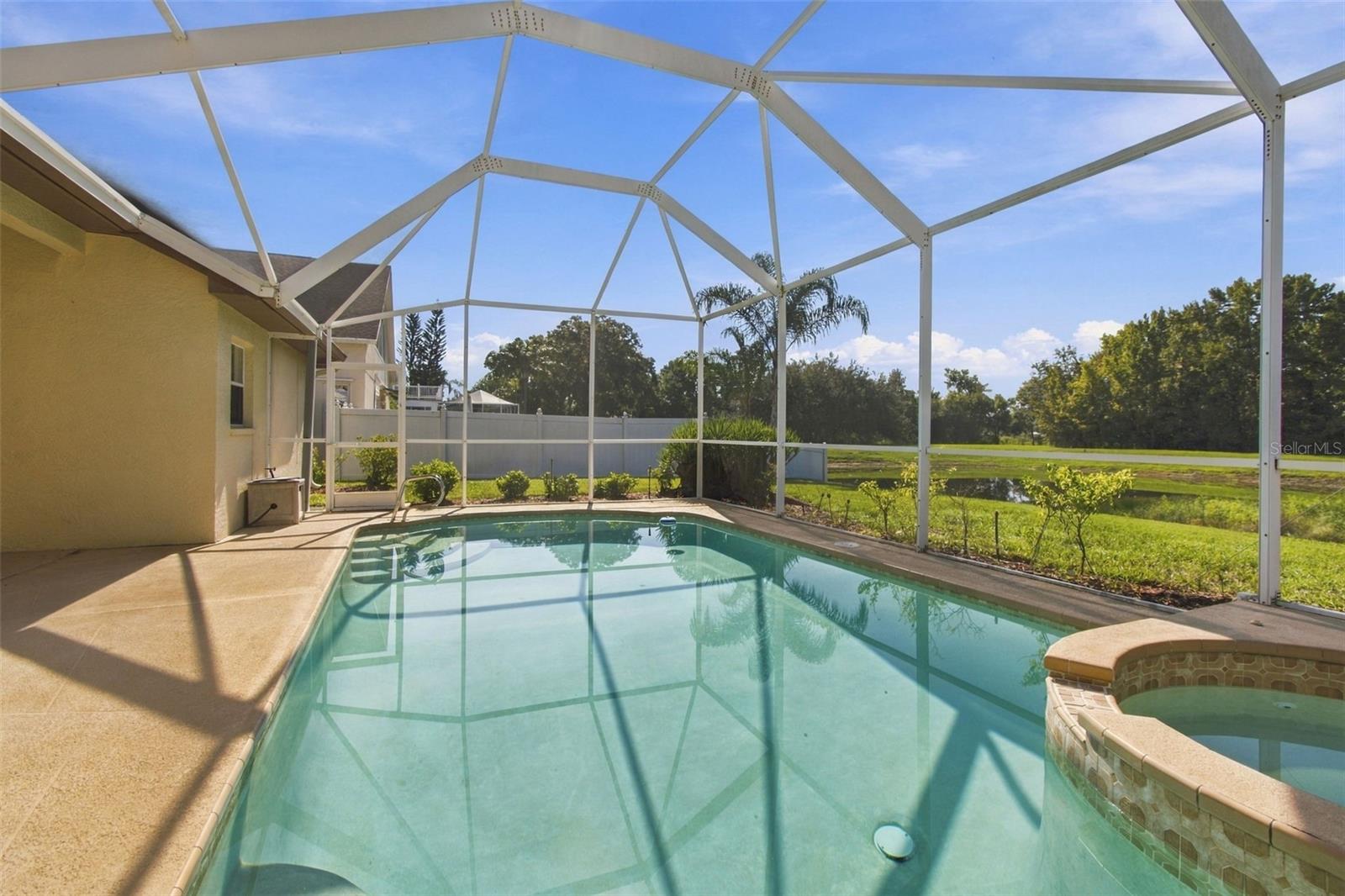 1301 FOX CHAPEL DR