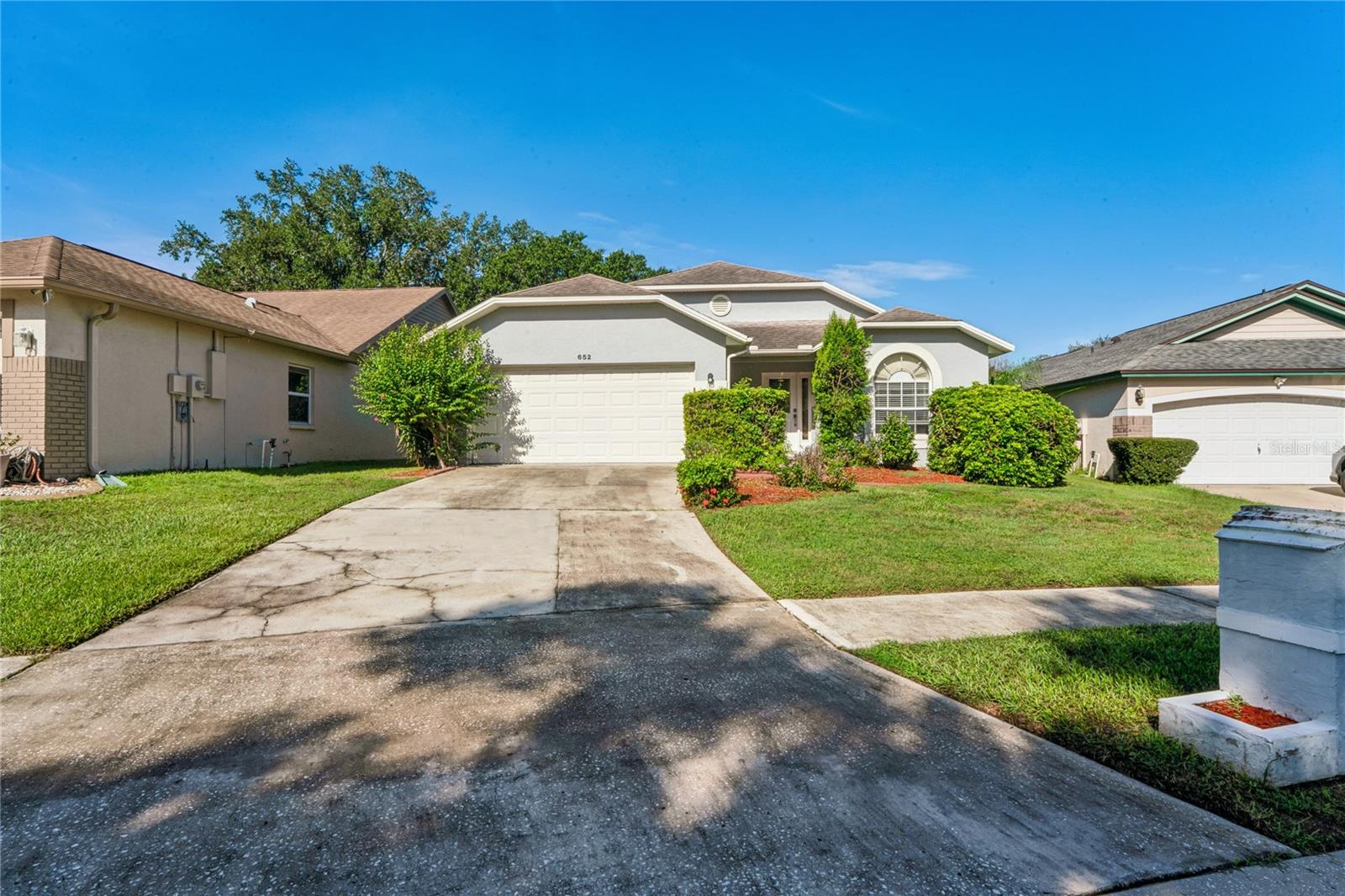 652 Sand Ridge Dr, Valrico