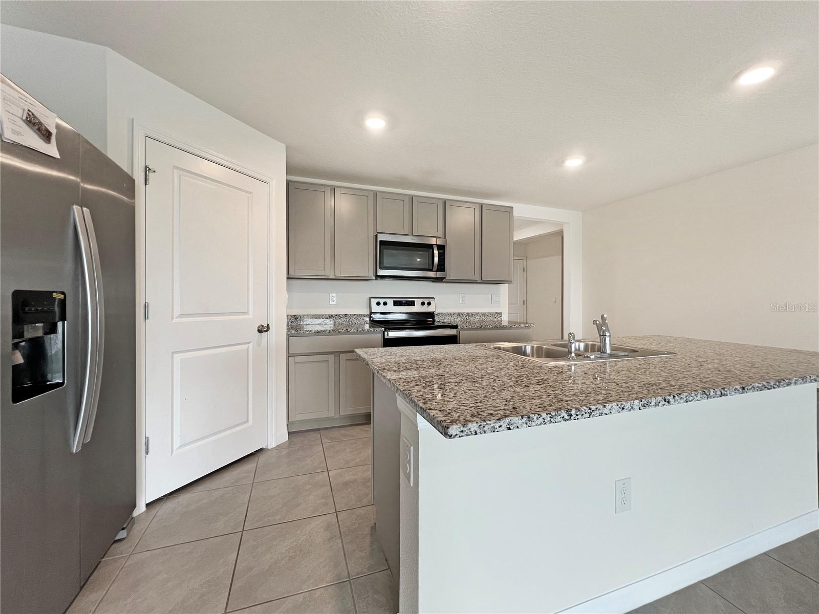 822 WILL SCARLETT AVE