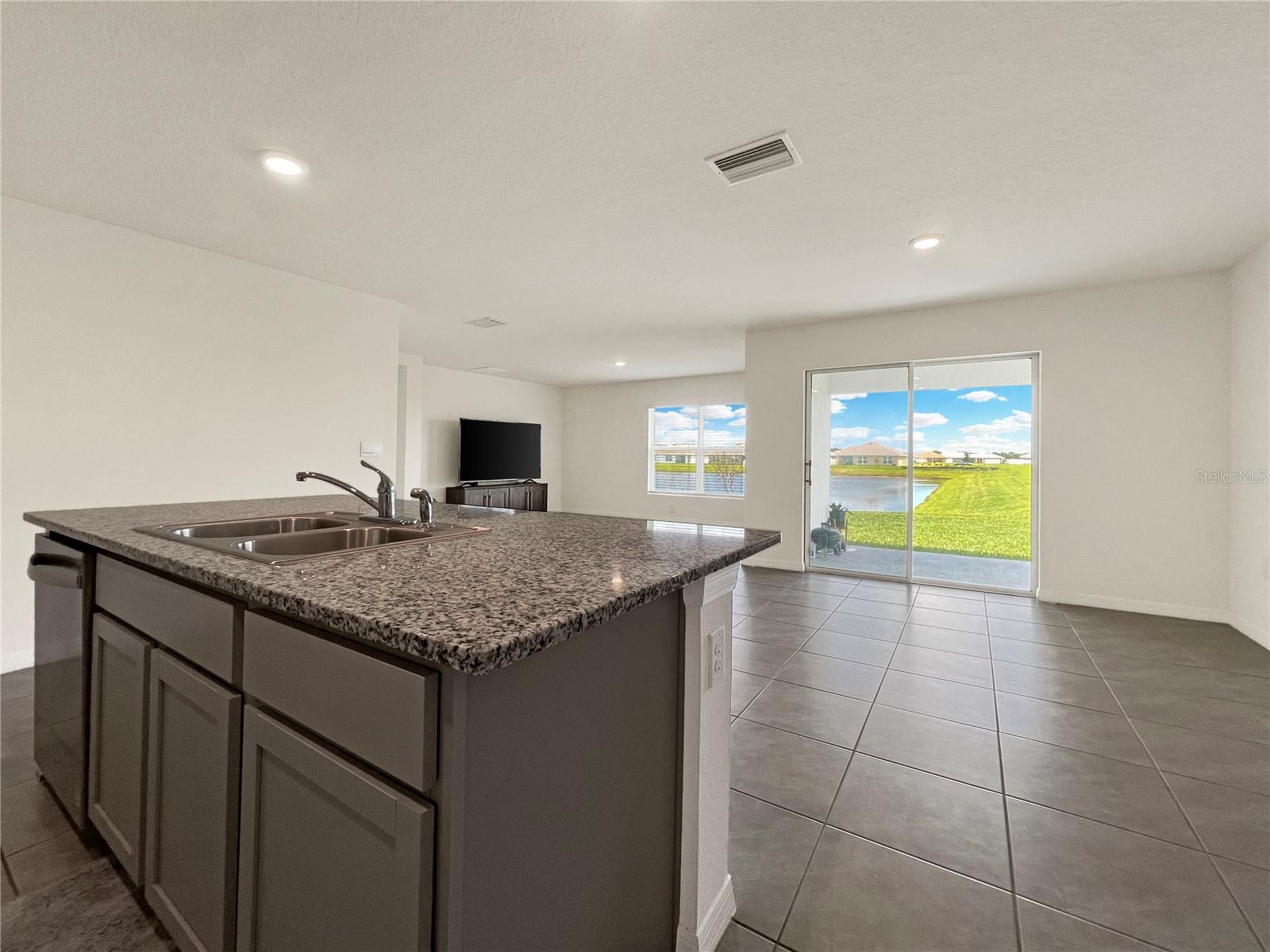 822 WILL SCARLETT AVE