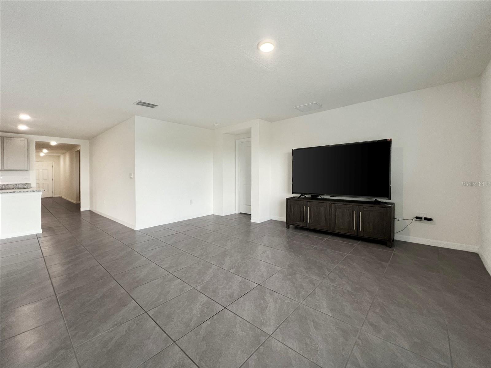 822 WILL SCARLETT AVE
