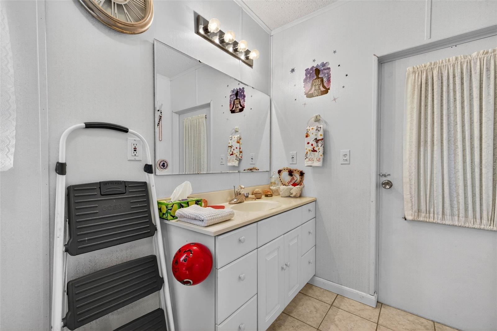 35051 CONDOMINIUM BLVD