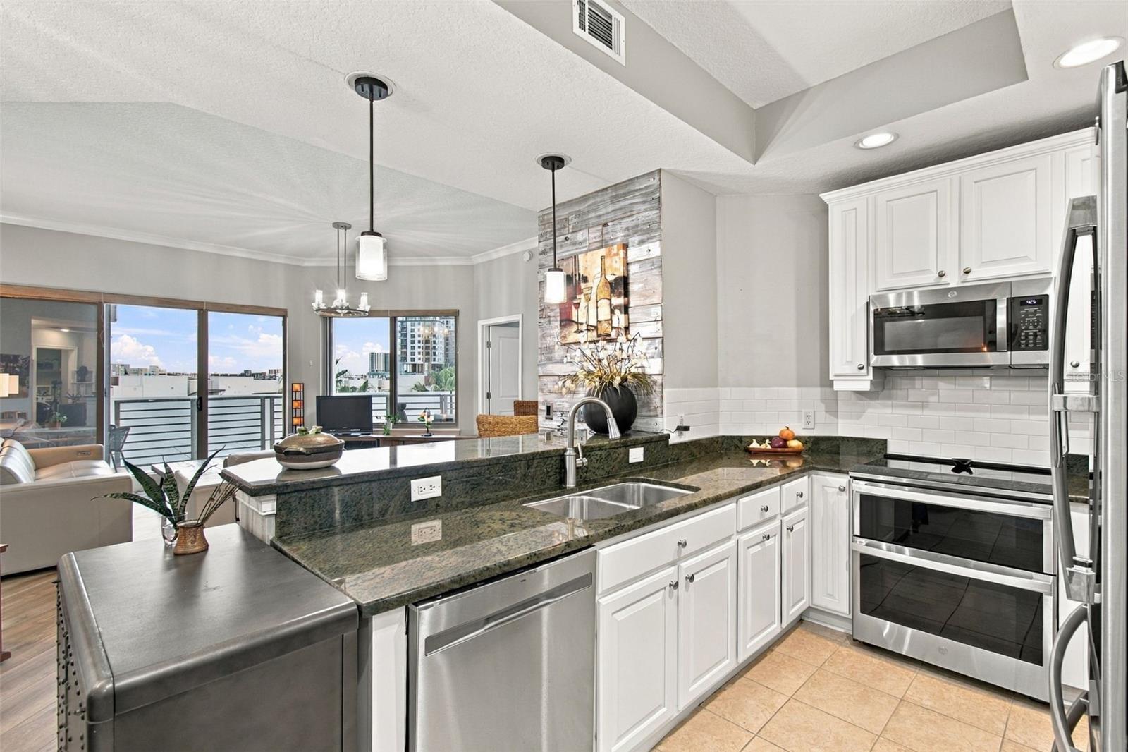 1209 E CUMBERLAND AVE #504