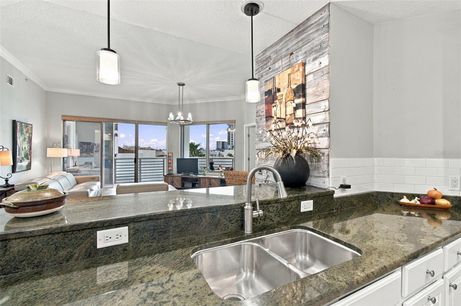 1209 E CUMBERLAND AVE #504