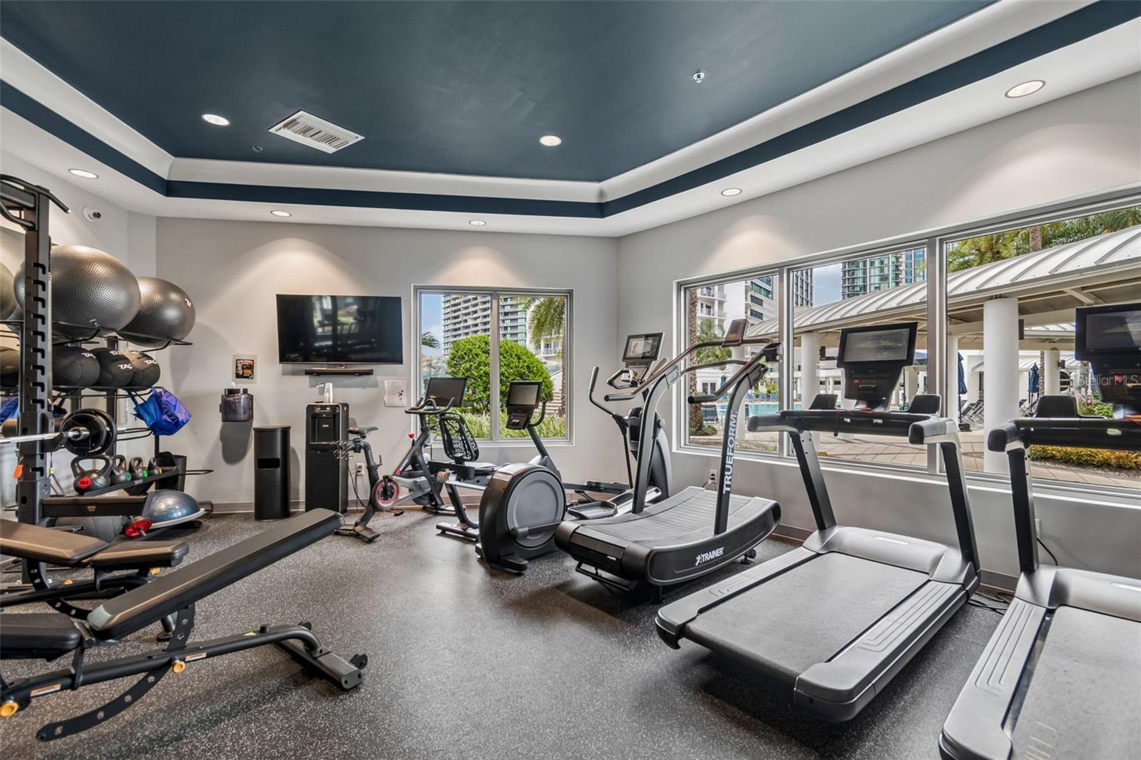 1209 E CUMBERLAND AVE #504