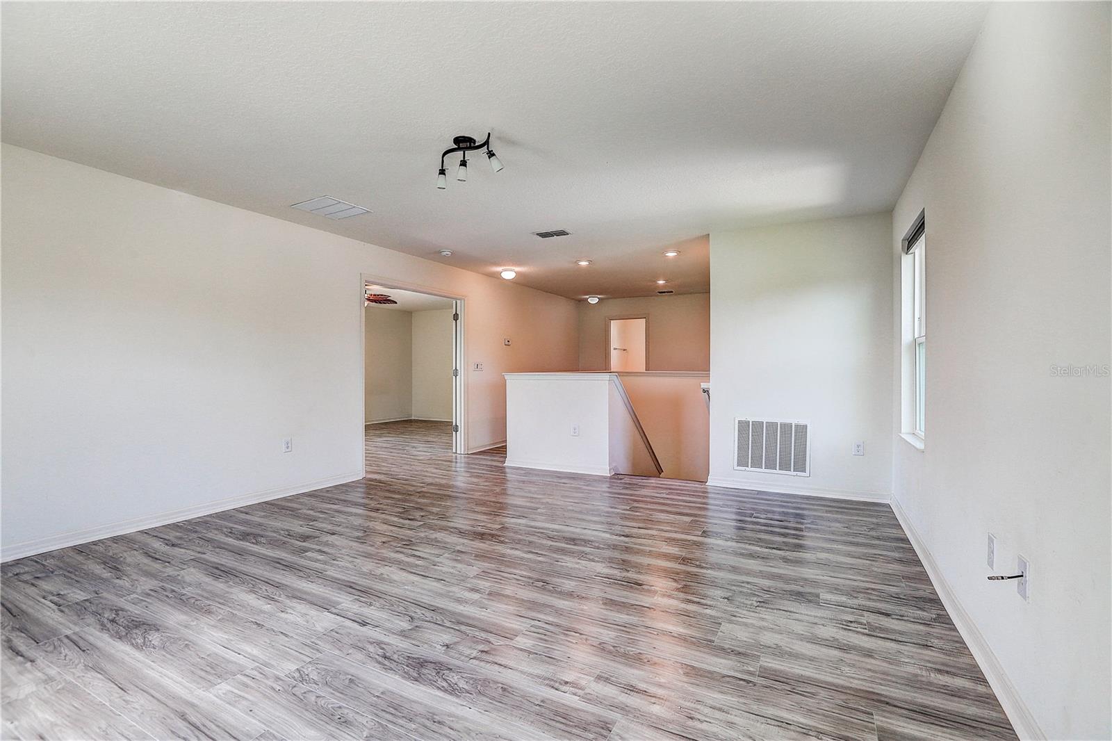 10502 MEDFORD LAKE DR