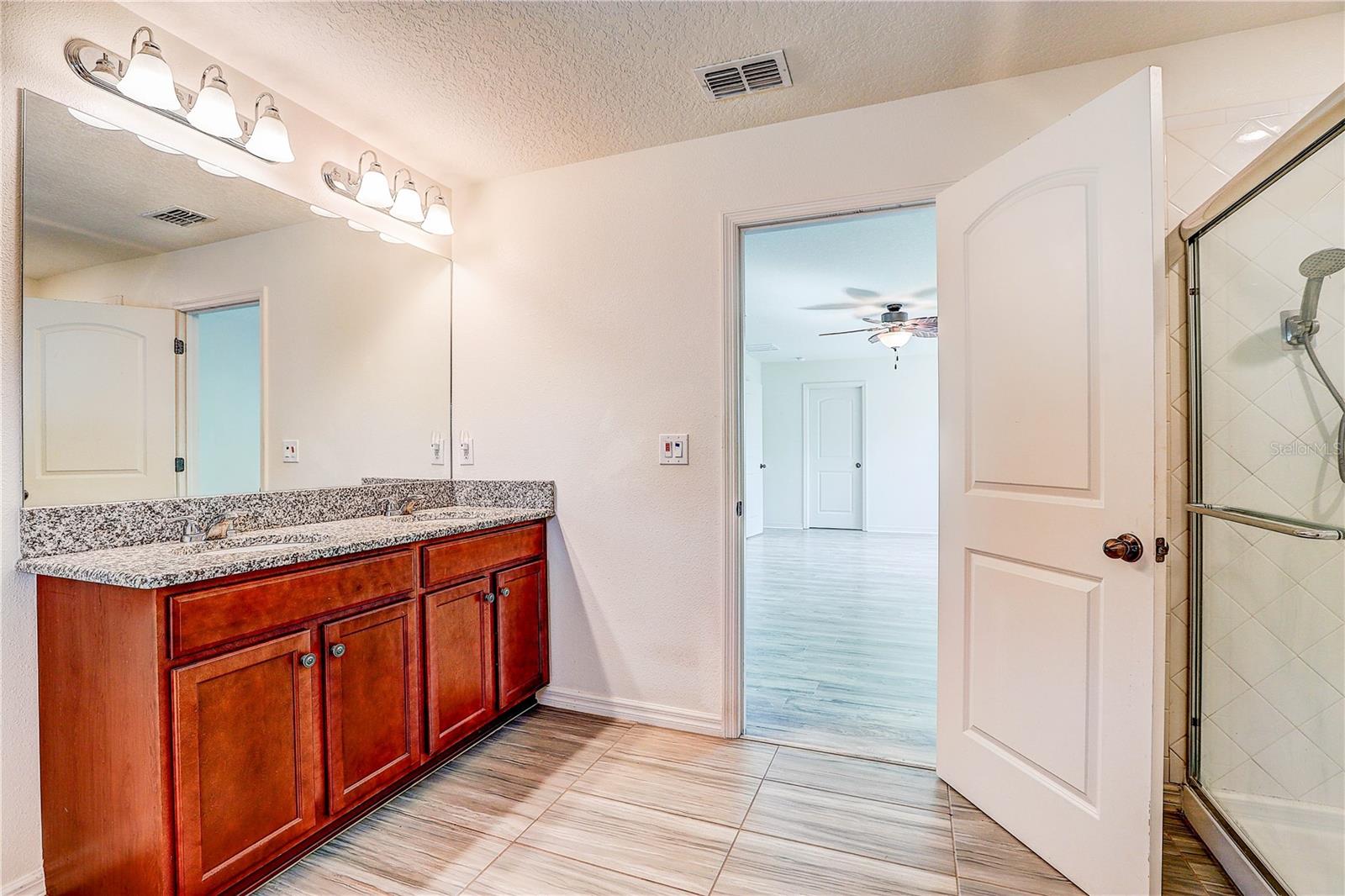 10502 MEDFORD LAKE DR