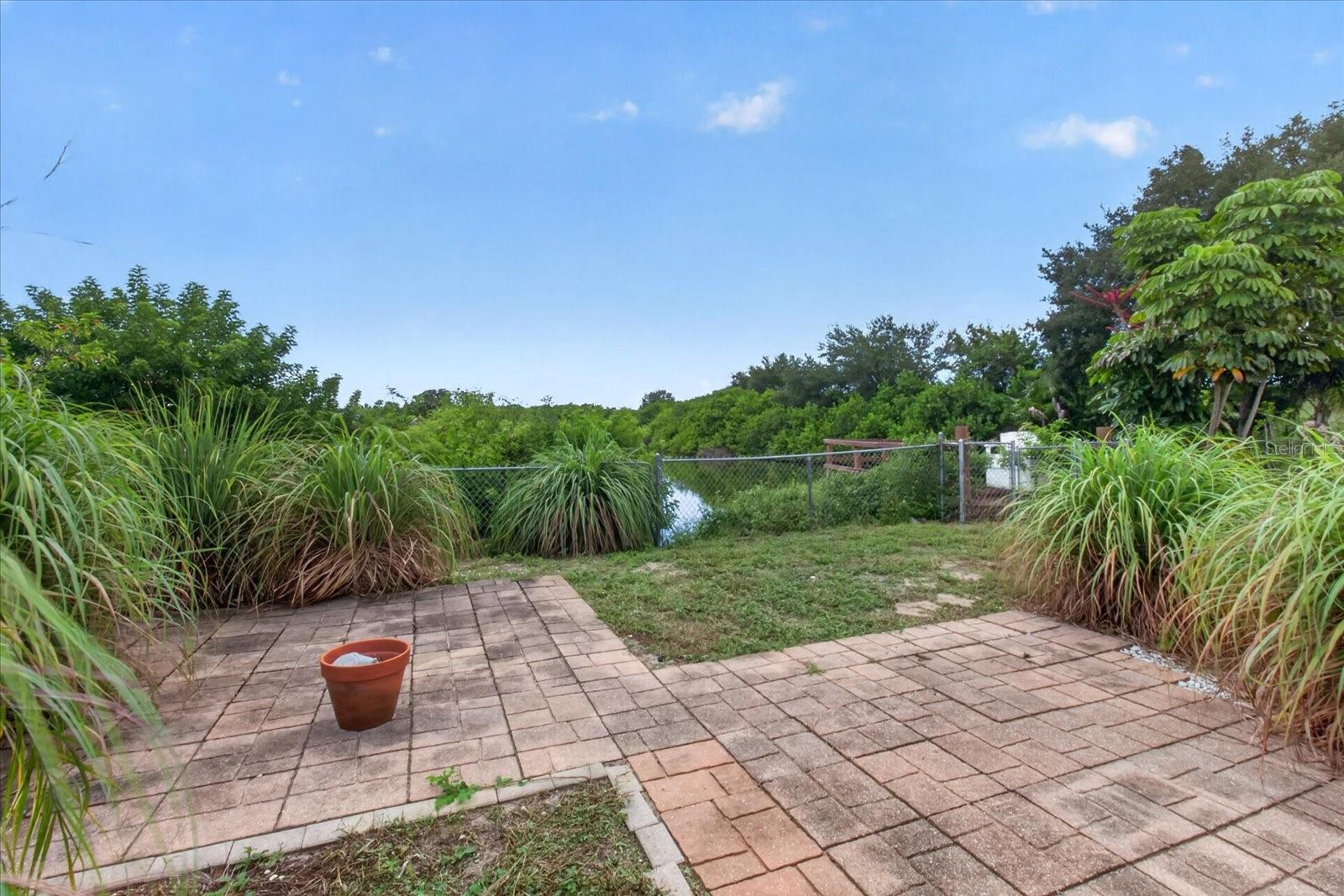 2217 HARRISON DR