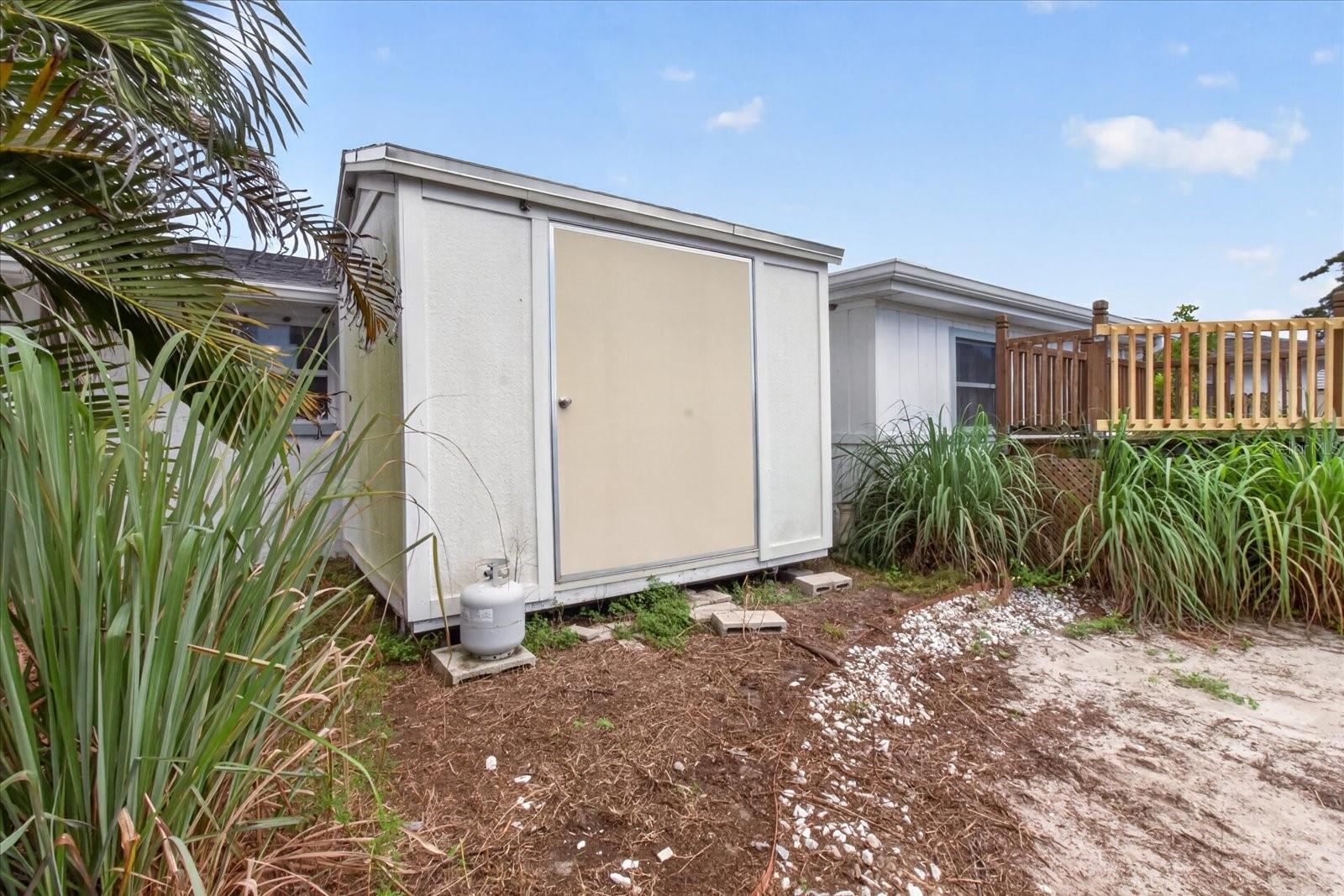 2217 HARRISON DR