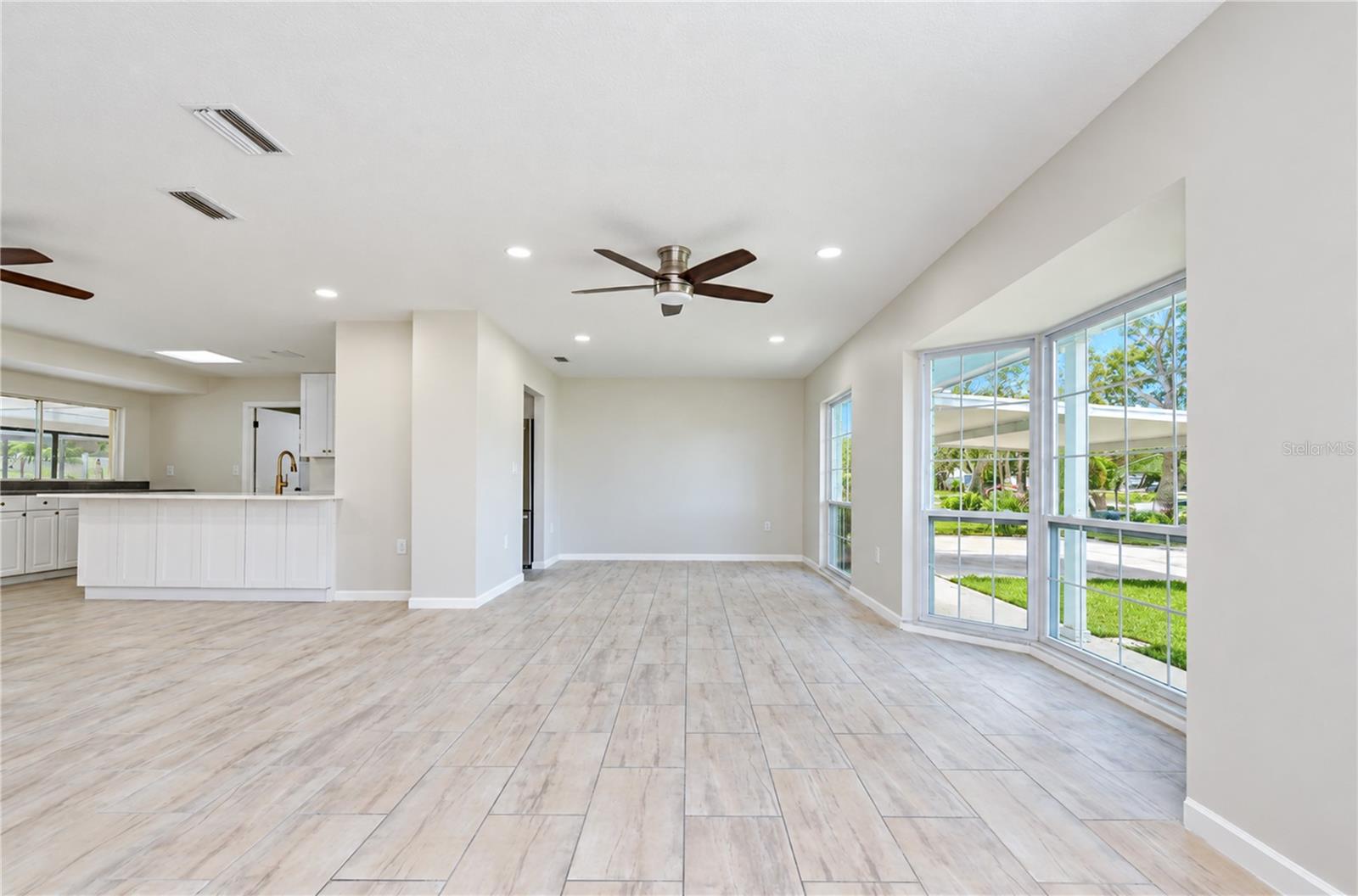 8013 W ELM ST