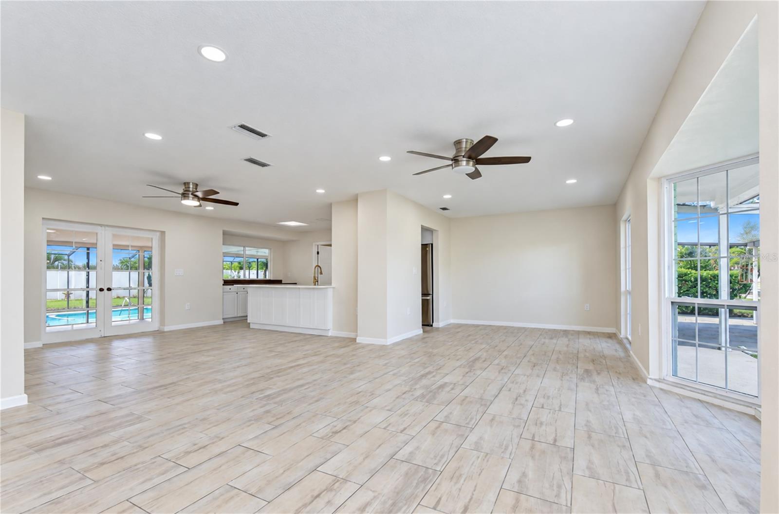 8013 W ELM ST