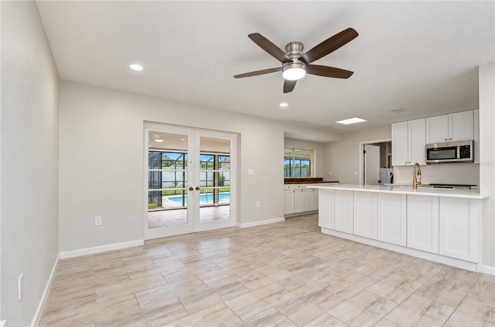 8013 W ELM ST