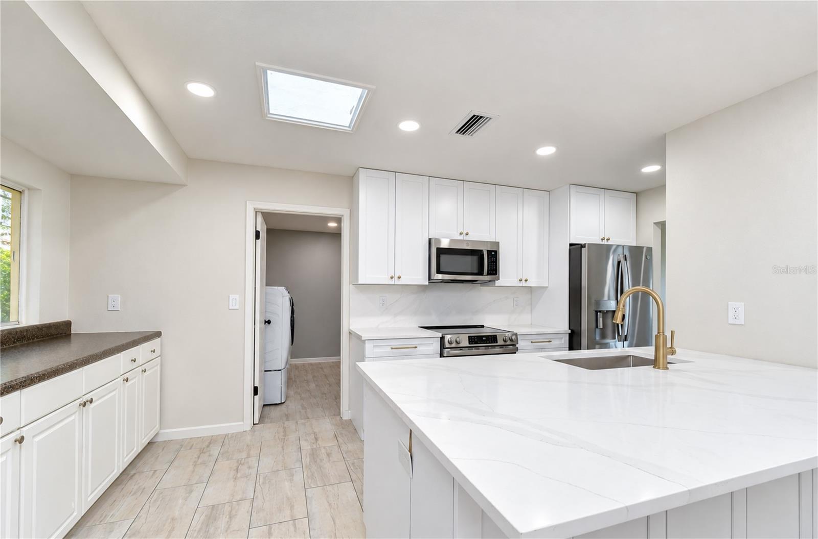 8013 W ELM ST