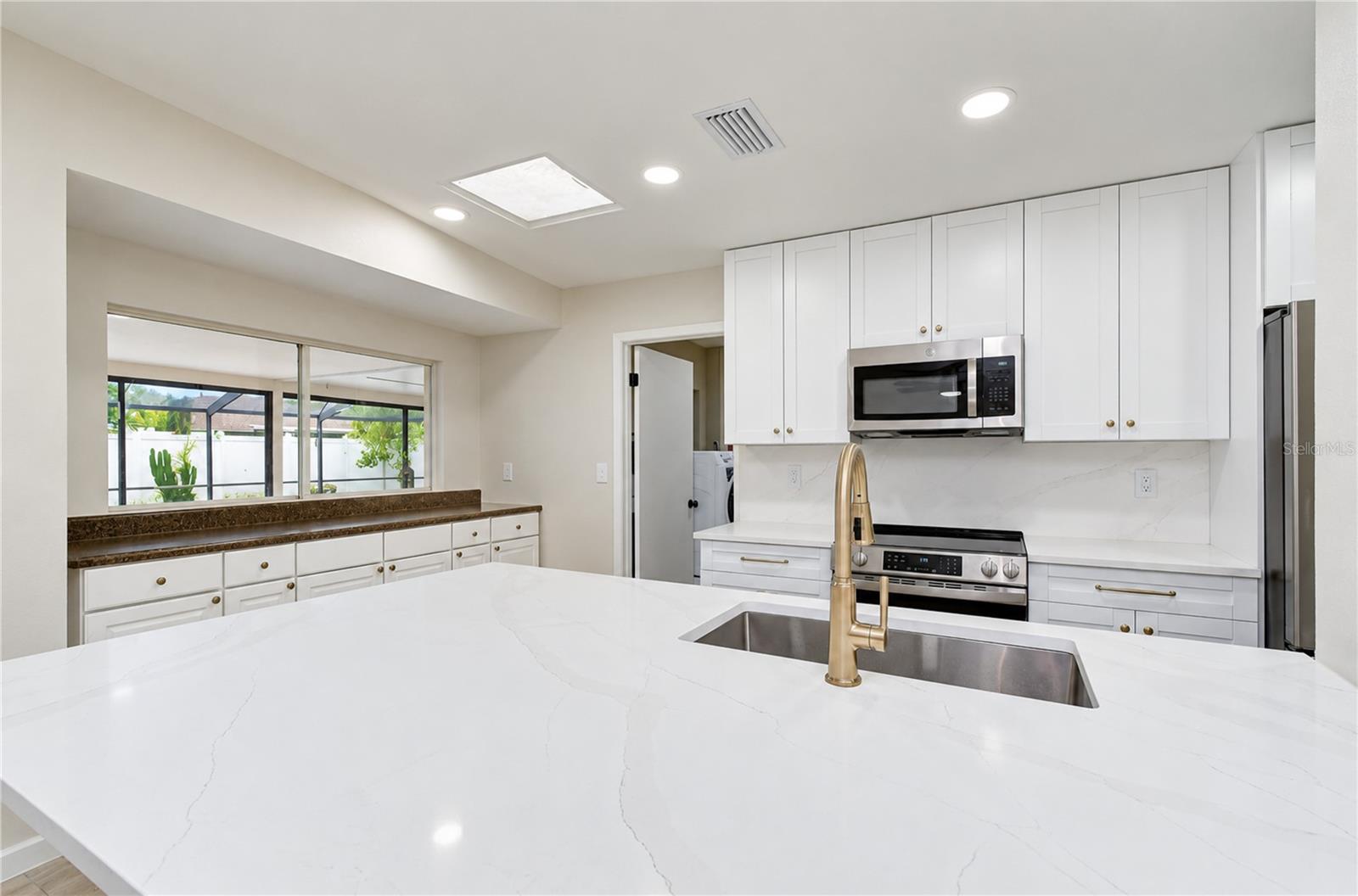 8013 W ELM ST