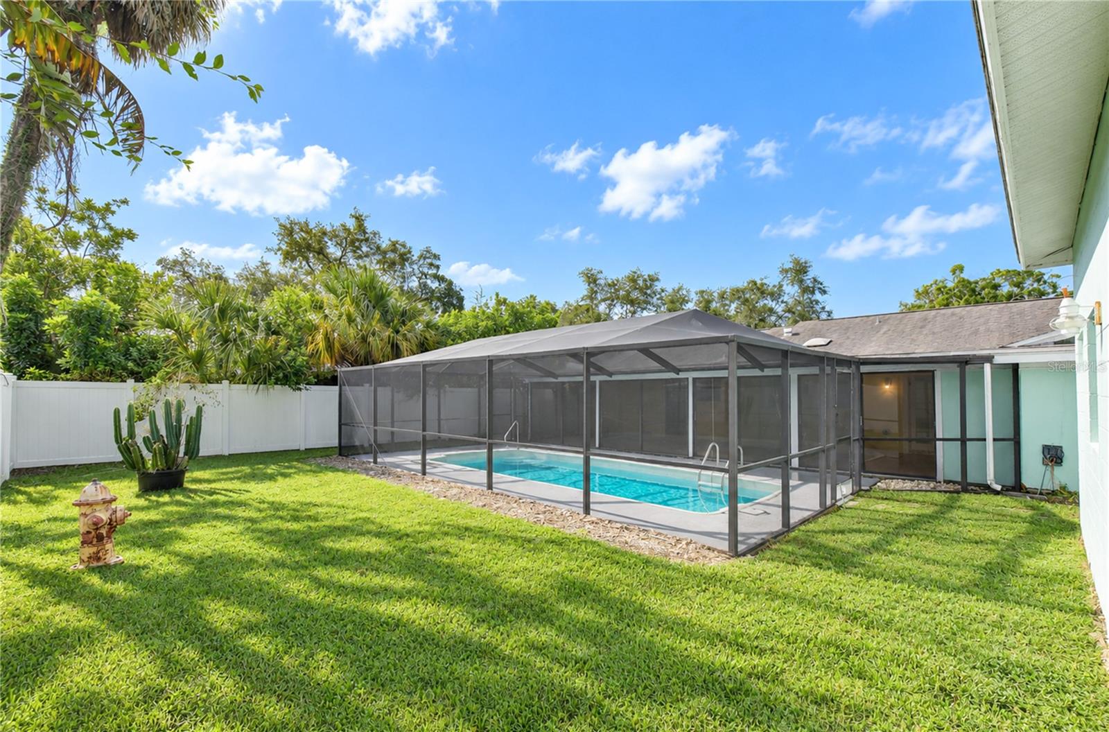8013 W ELM ST