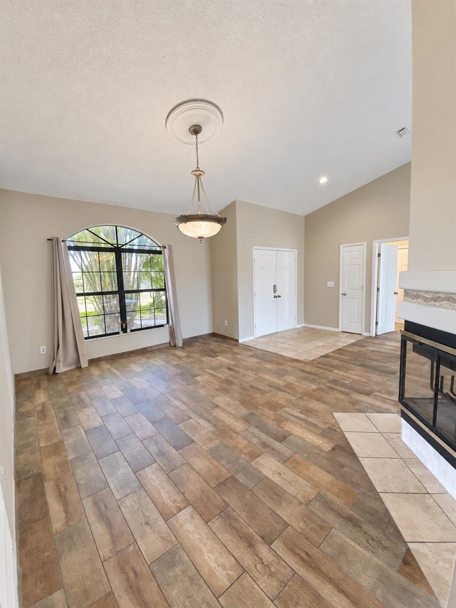 1912 ELK SPRING DR