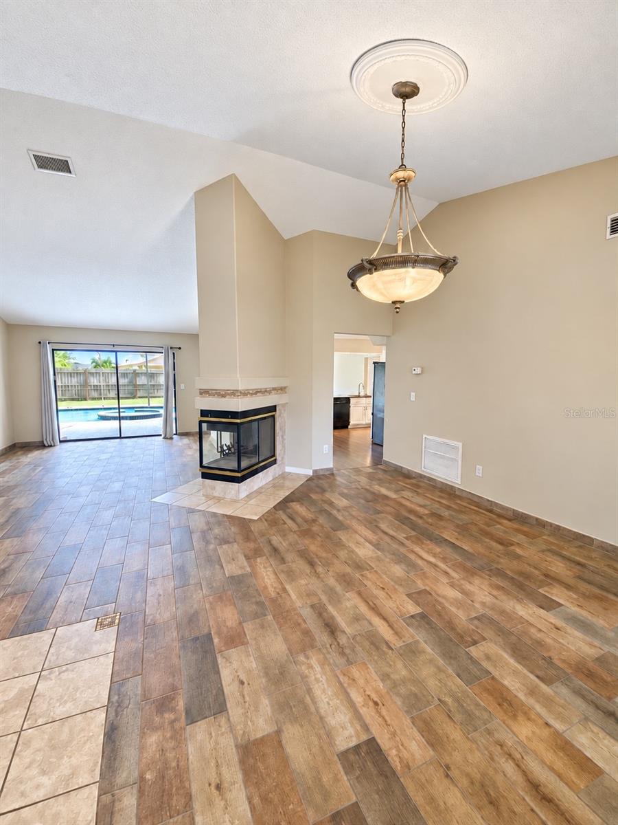 1912 ELK SPRING DR