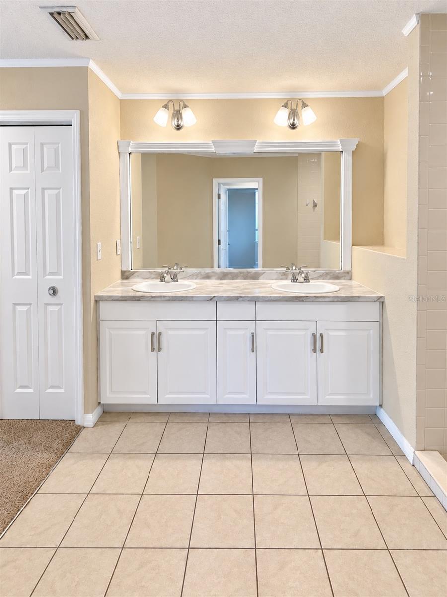 1912 ELK SPRING DR