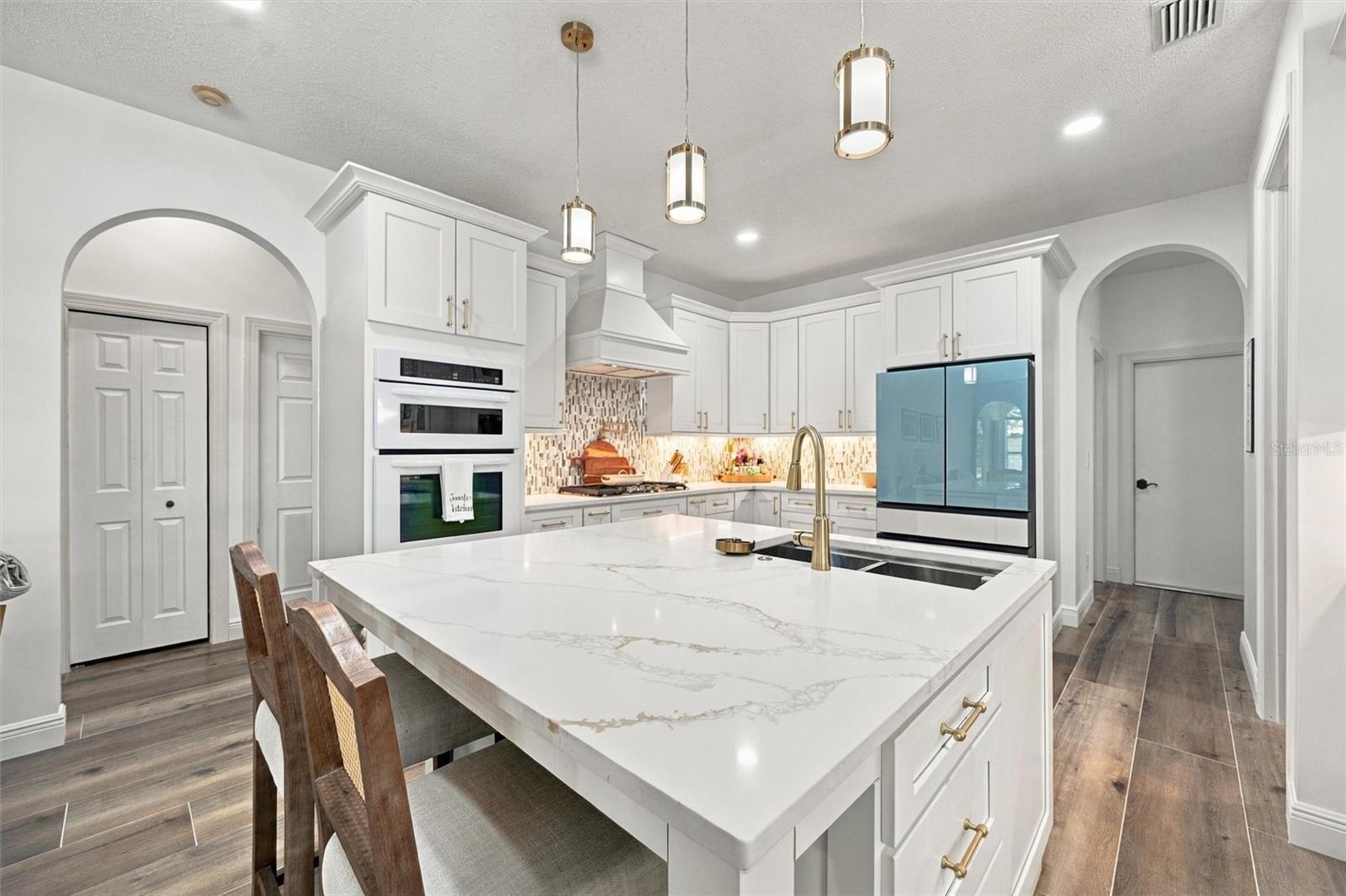 9316 KNIGHTSBRIDGE CT