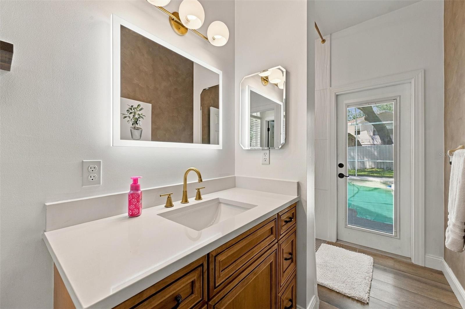 9316 KNIGHTSBRIDGE CT