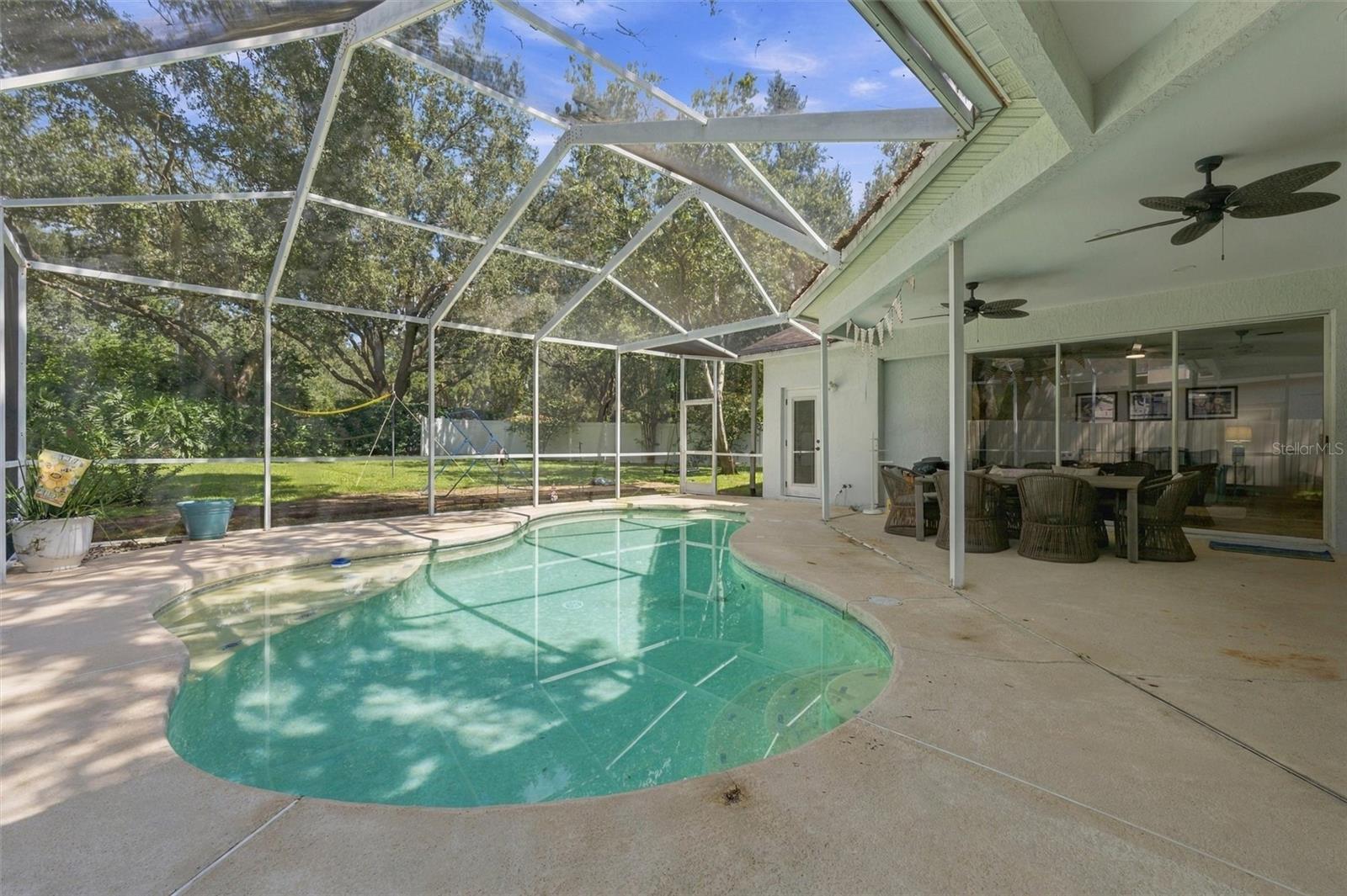 9316 KNIGHTSBRIDGE CT