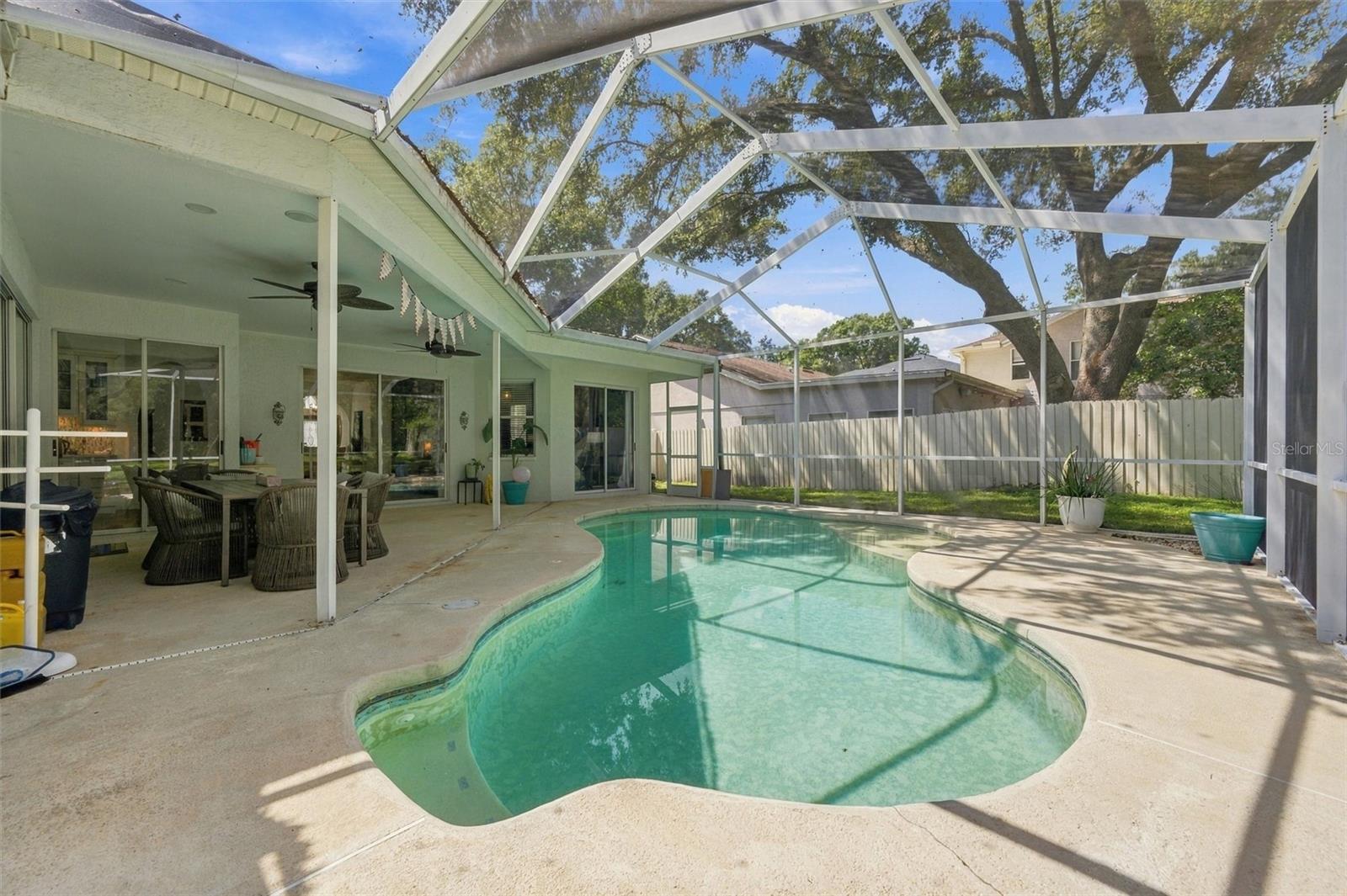 9316 KNIGHTSBRIDGE CT
