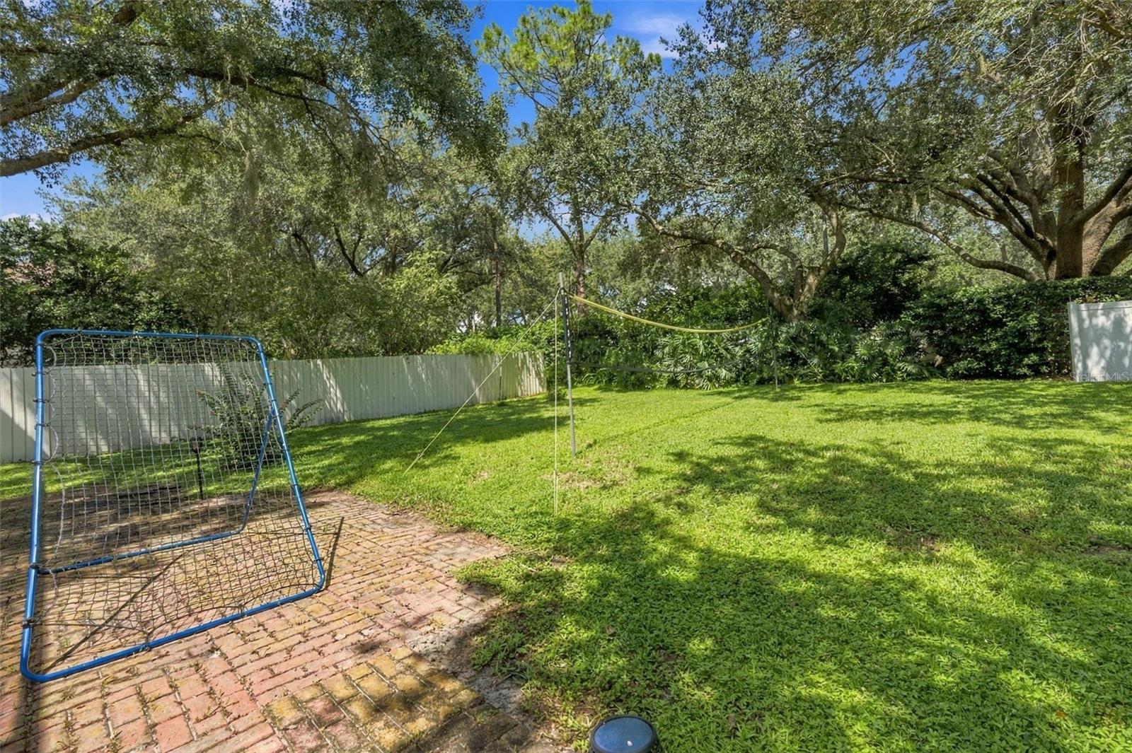 9316 KNIGHTSBRIDGE CT