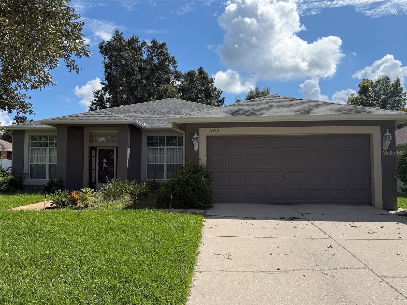 1904 Samantha Ln, Valrico