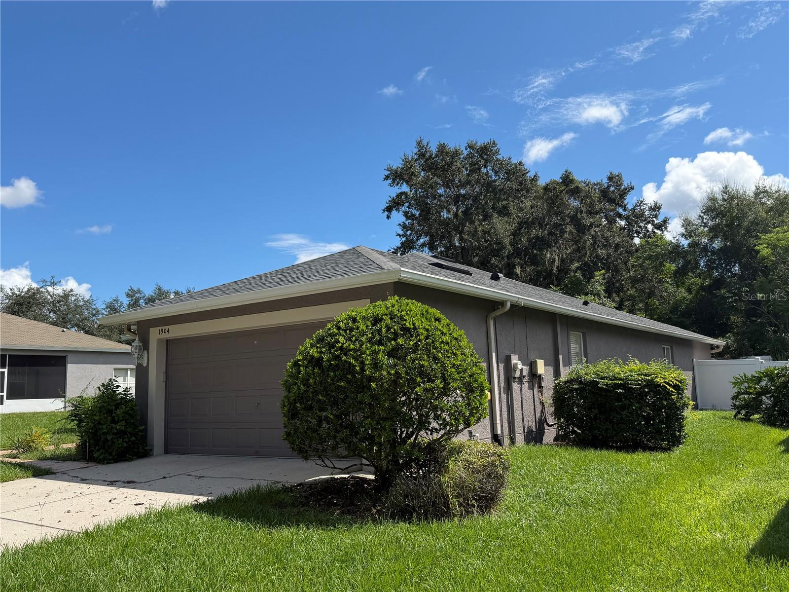 1904 SAMANTHA LN