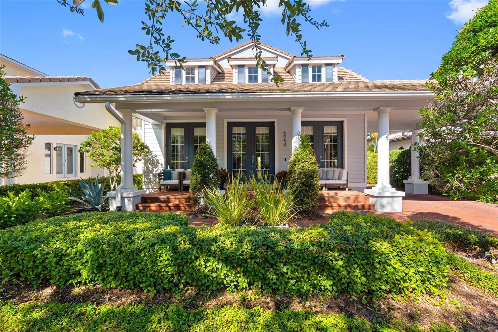 6054 Yeats Manor Dr, Tampa