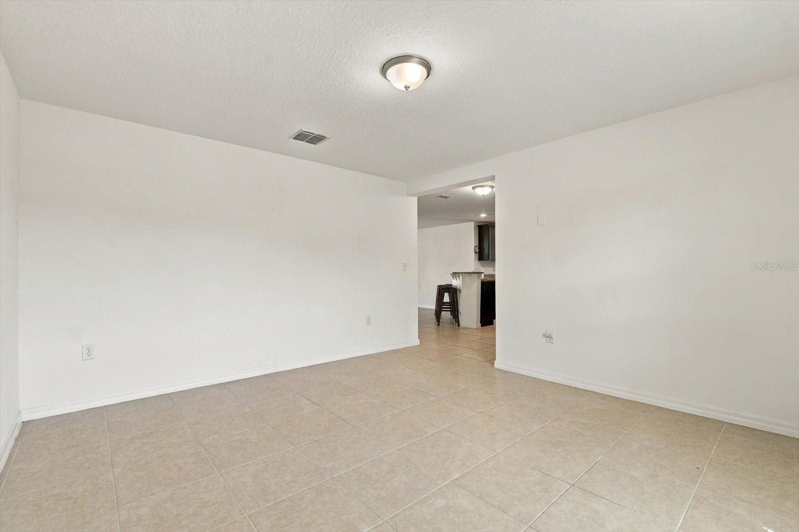 810 CHATHAM WALK DR