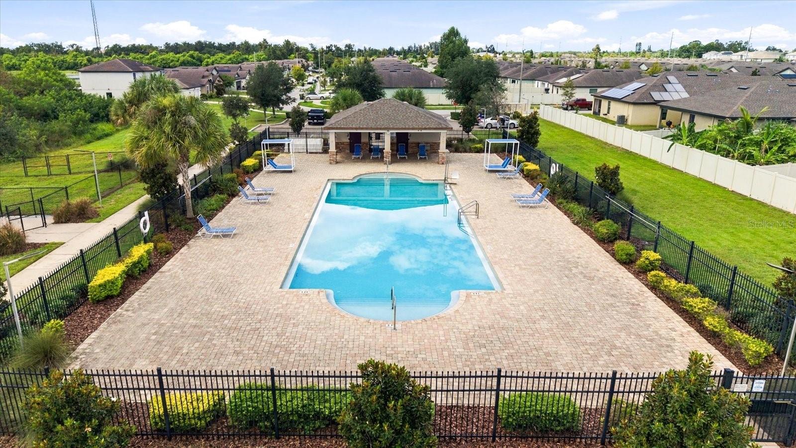 810 CHATHAM WALK DR