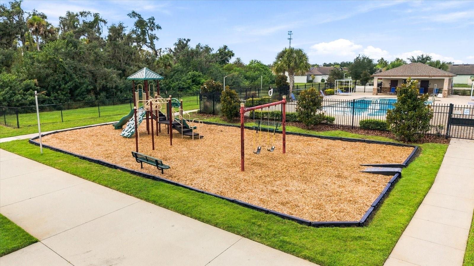 810 CHATHAM WALK DR