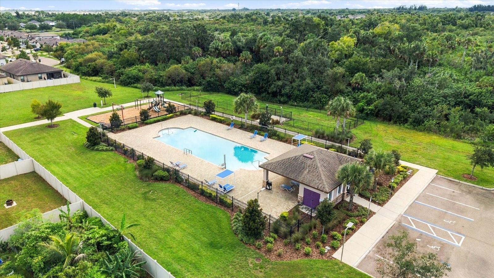 810 CHATHAM WALK DR