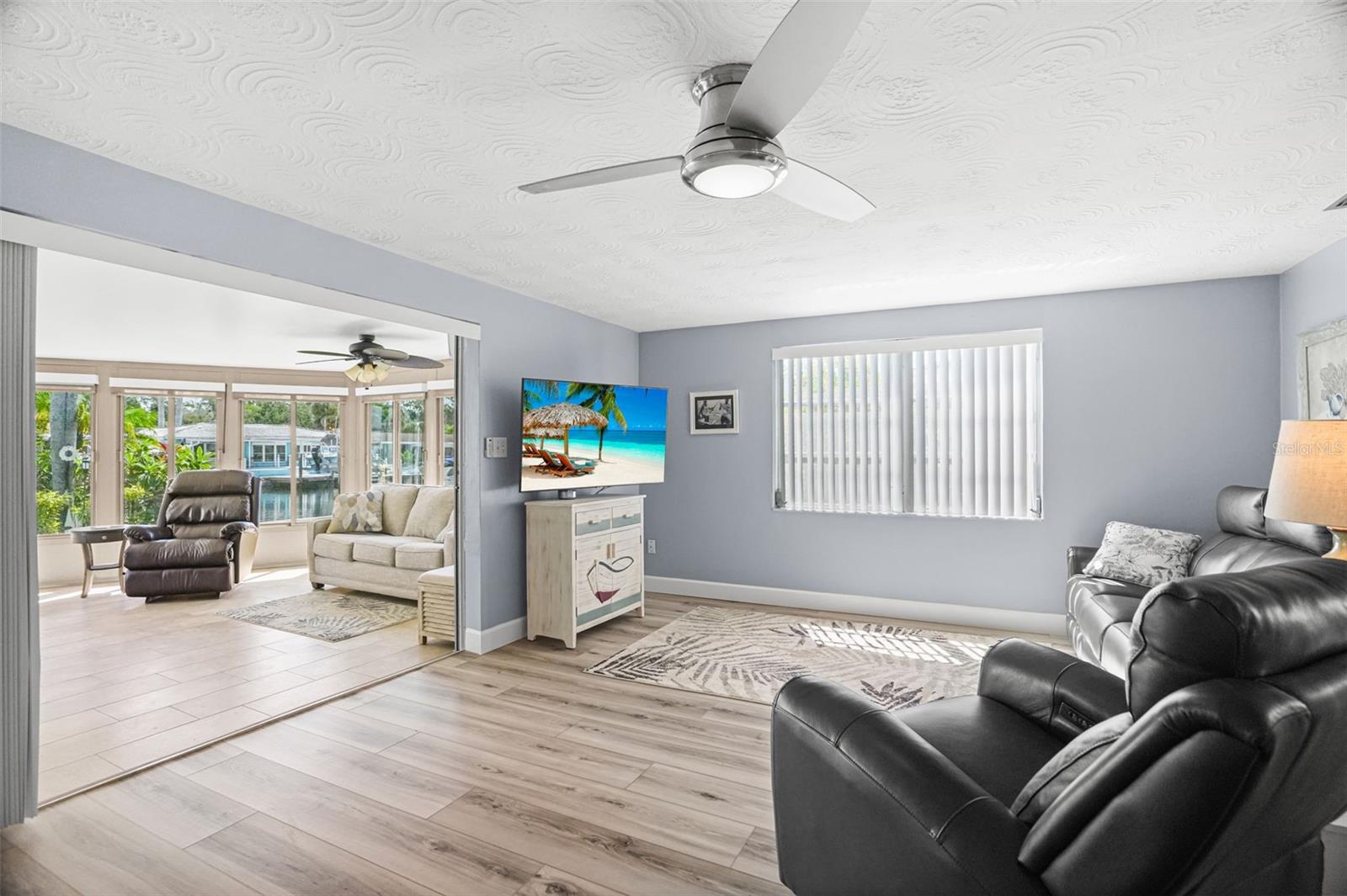4916 POMPANO DR
