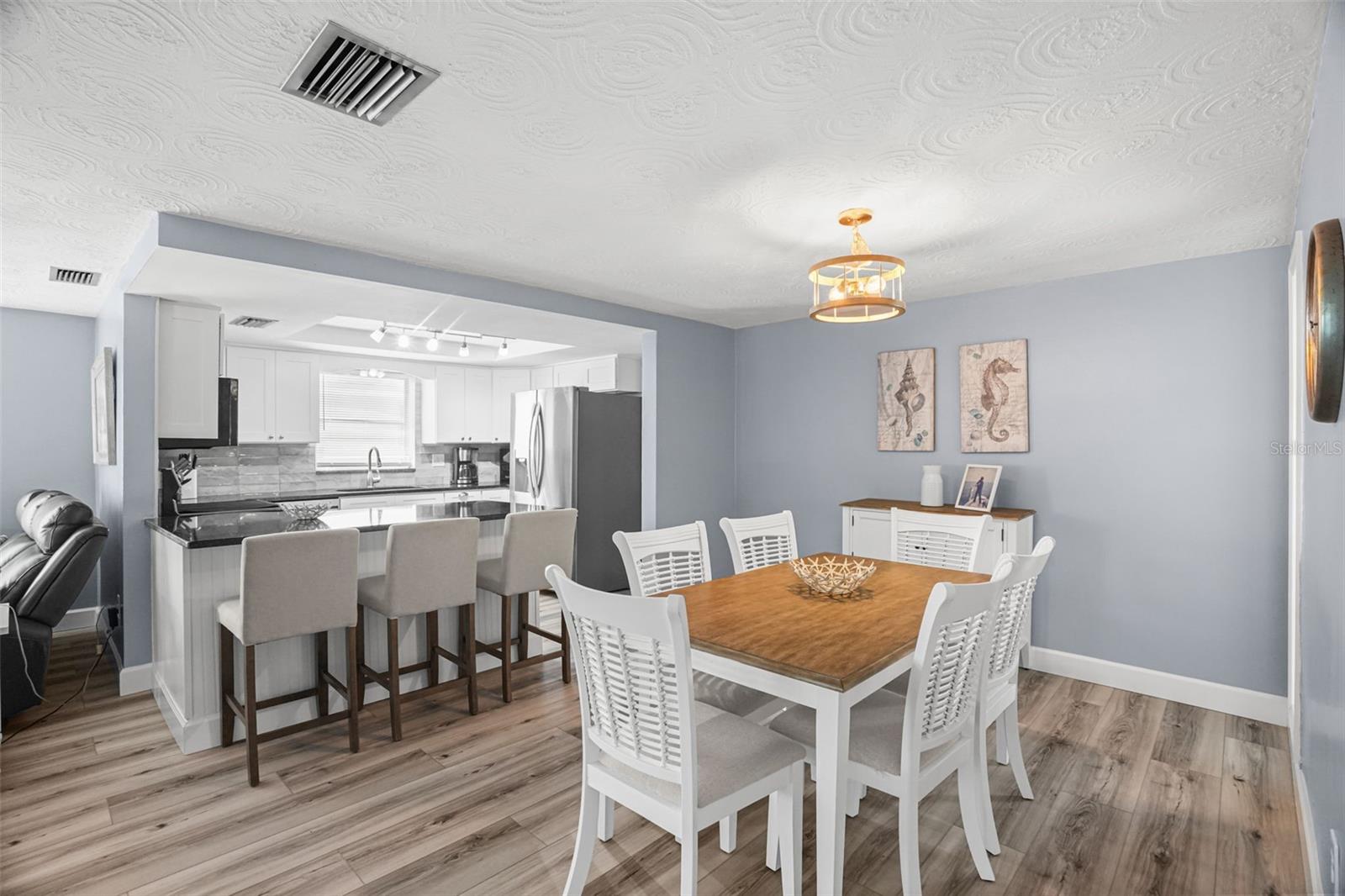 4916 POMPANO DR