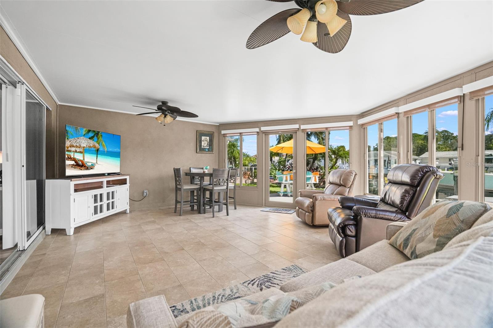 4916 POMPANO DR
