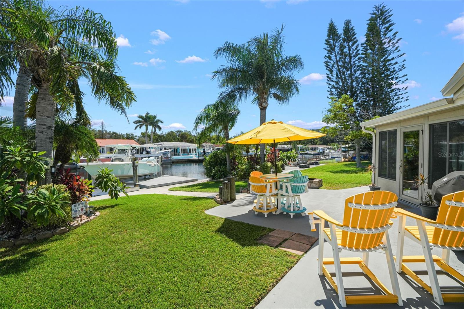 4916 POMPANO DR