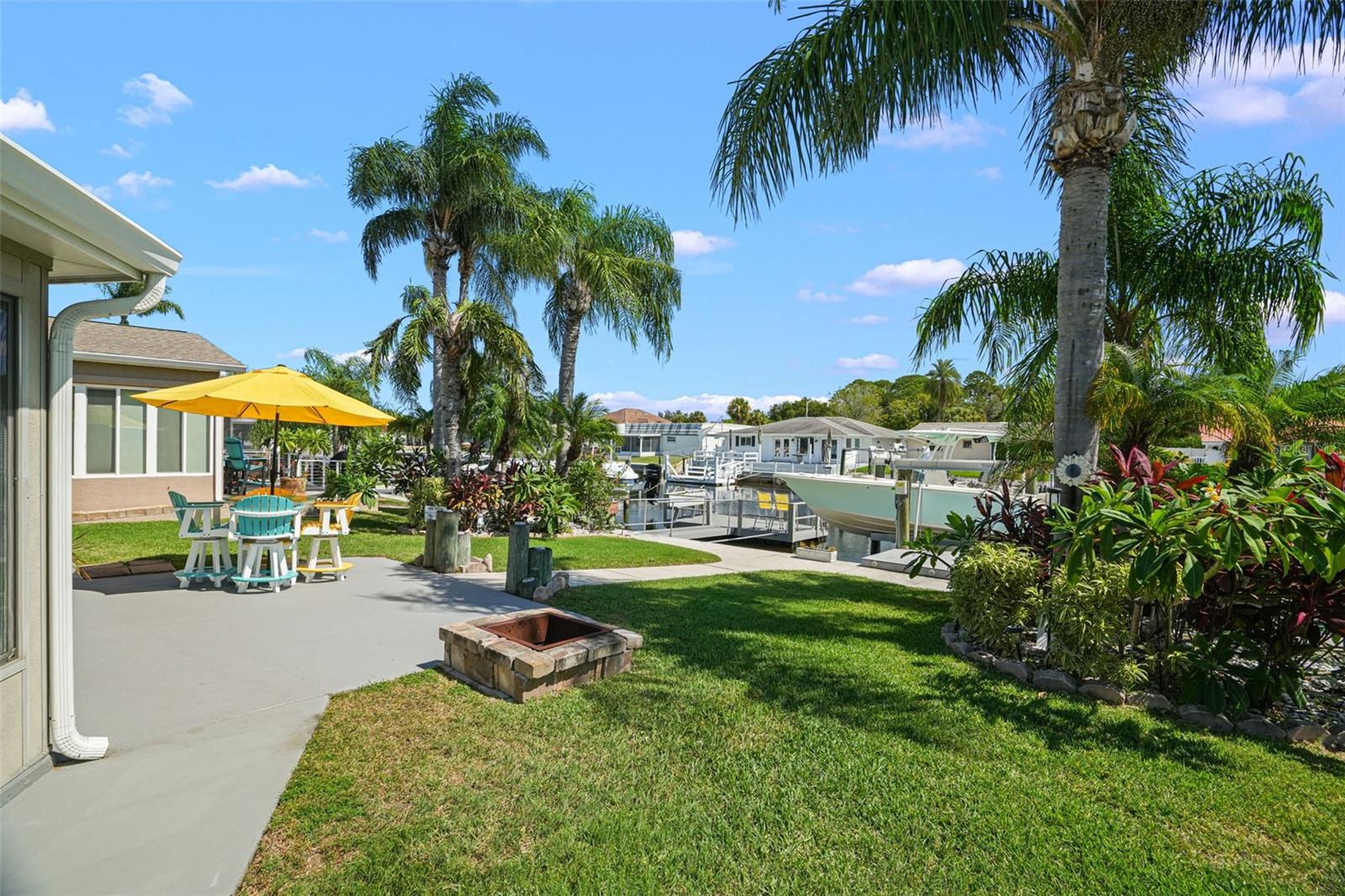 4916 POMPANO DR