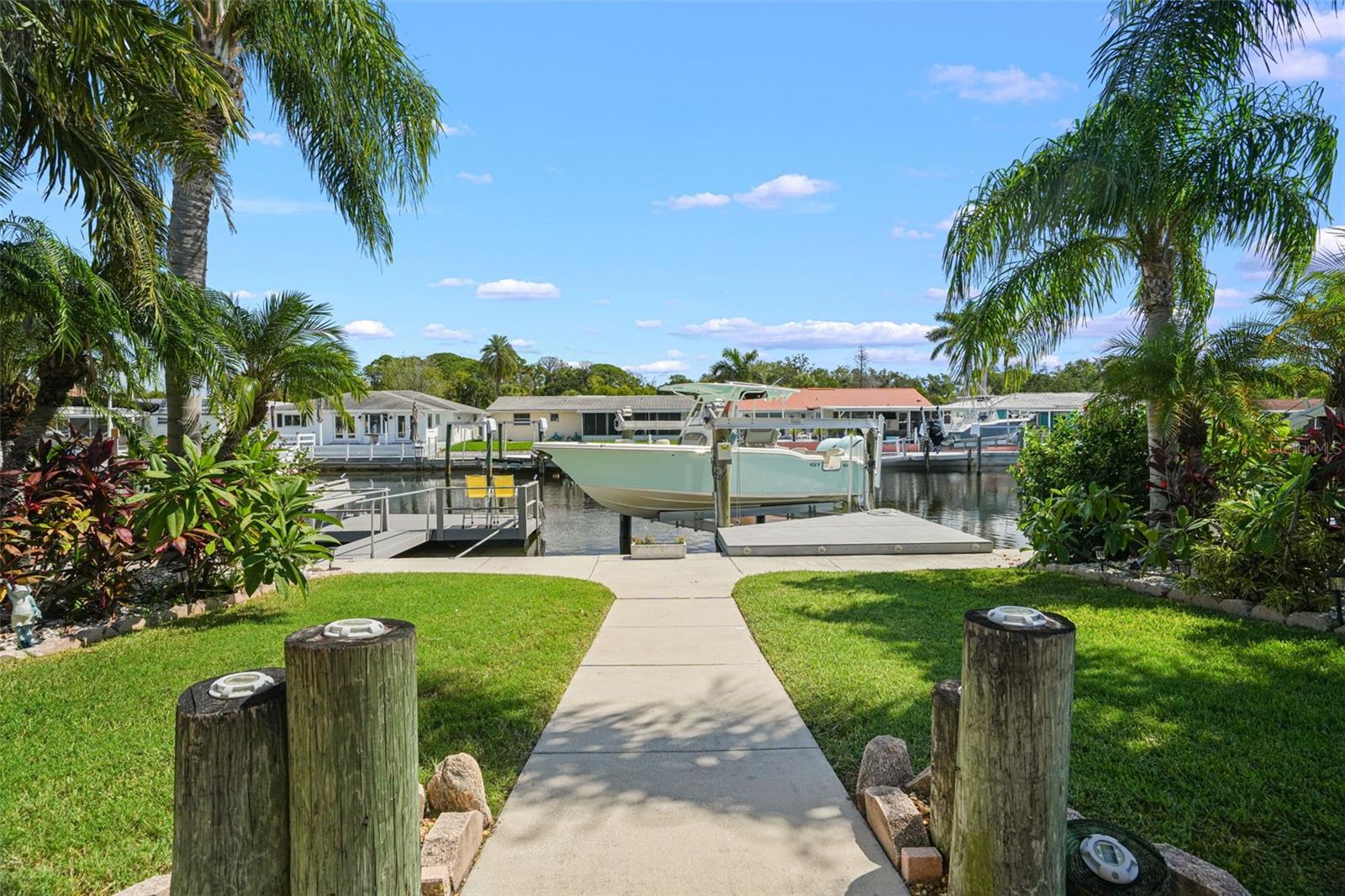 4916 POMPANO DR