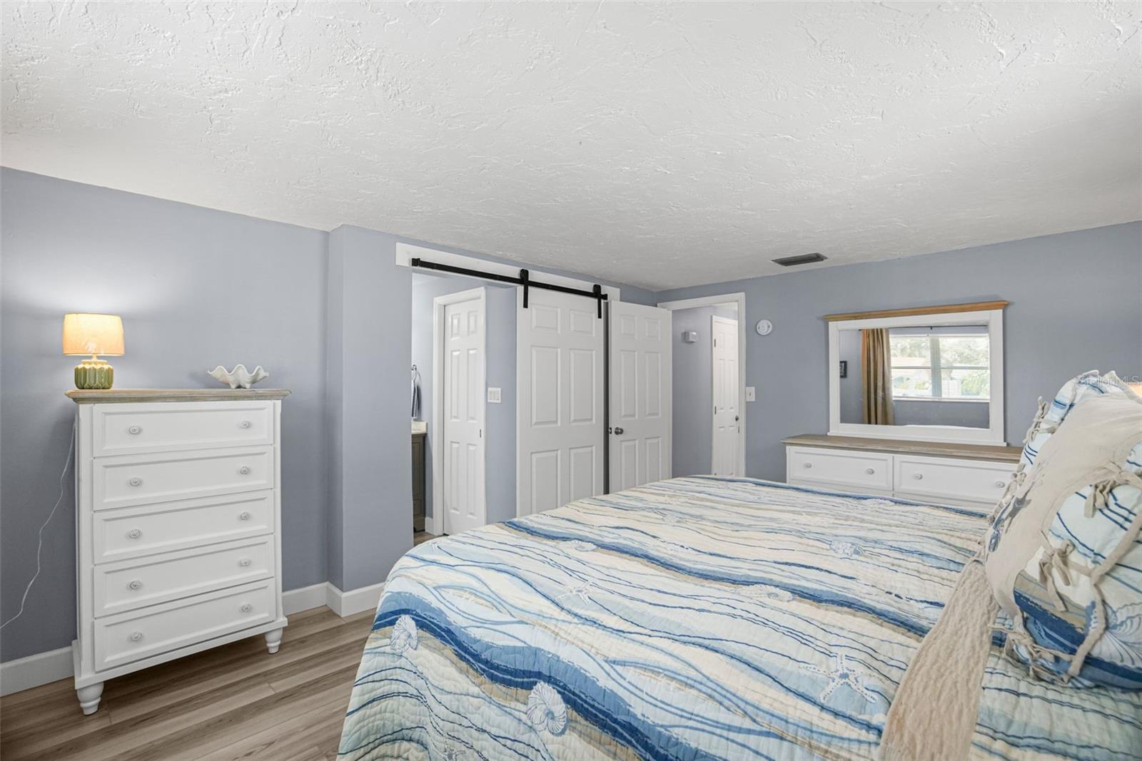 4916 POMPANO DR