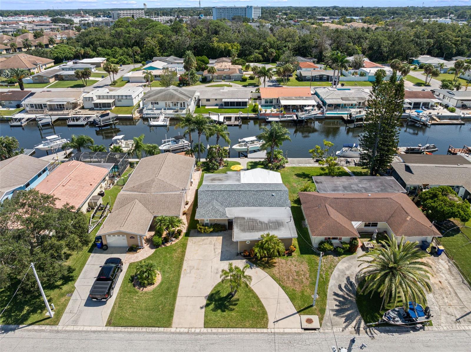 4916 POMPANO DR