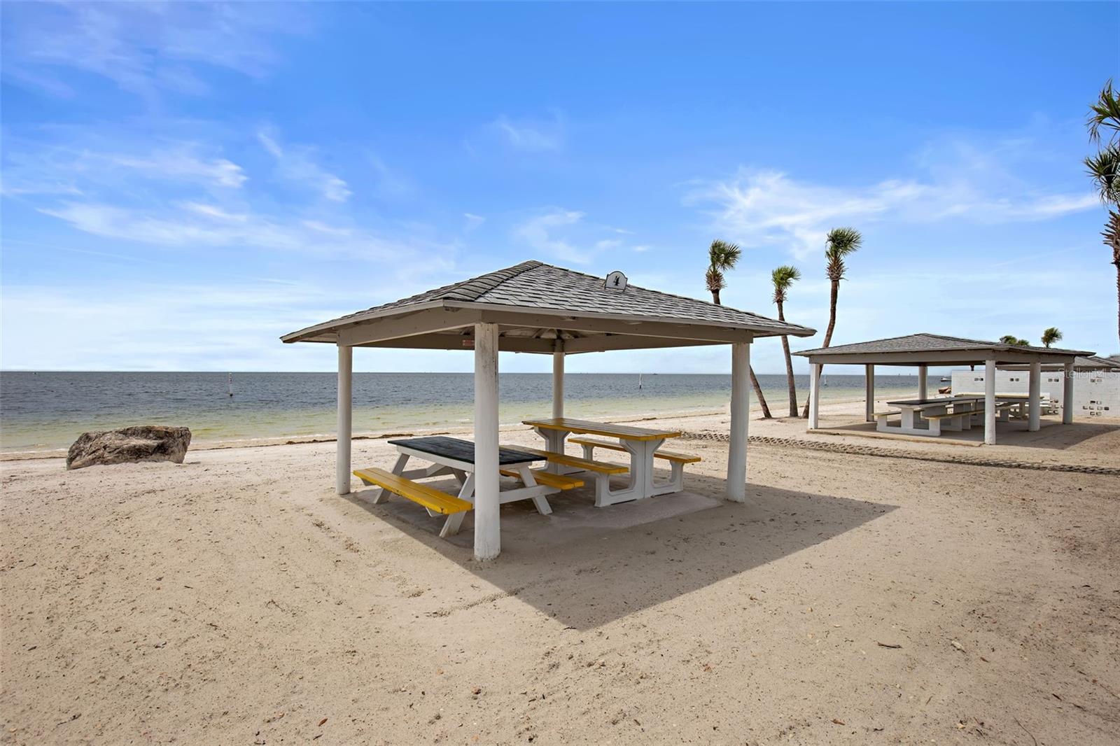 4916 POMPANO DR