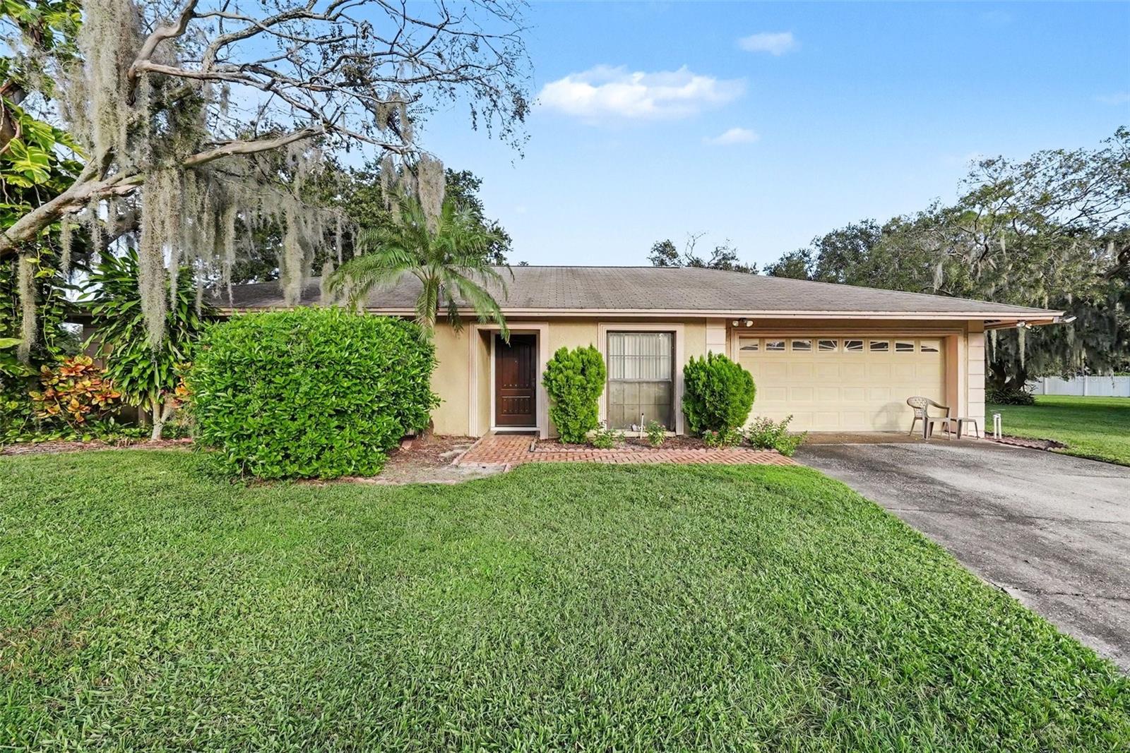 602 Speck Ct, Tampa